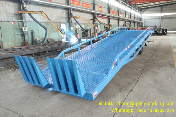 China Hydraulic Mobile Loading Ramp for Sale 6, 8, 10, 12 Tons for Truck supplier