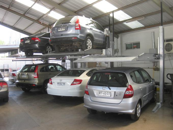 Two Post Simple Parking Lift Mini Auto Lift Narrow Garage Parking Lift